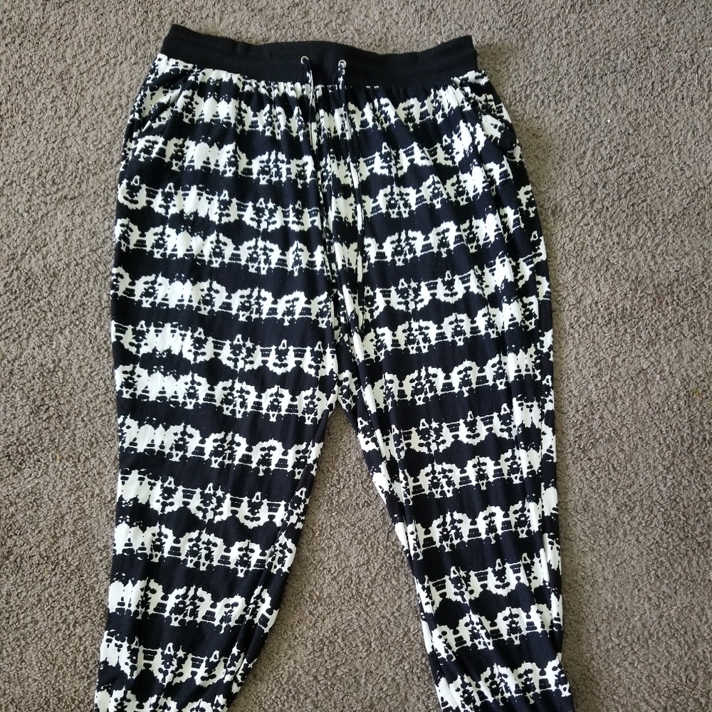 Black and white Harem pants